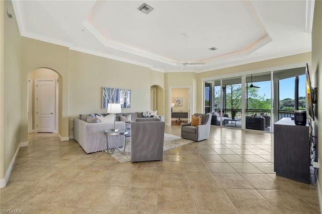 15539 Monterosso LN 202, Naples, FL 34110