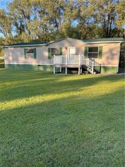 410 Harbour Lane, Hurricane, WV 25526