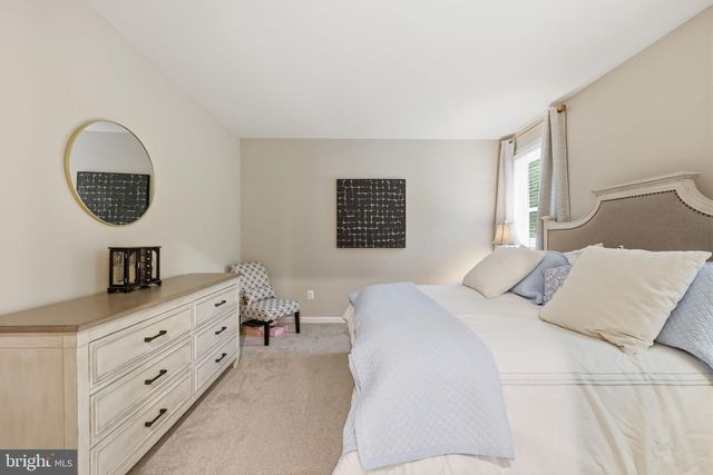 12329 GEMSTONE DR, Hagerstown, MD 21740