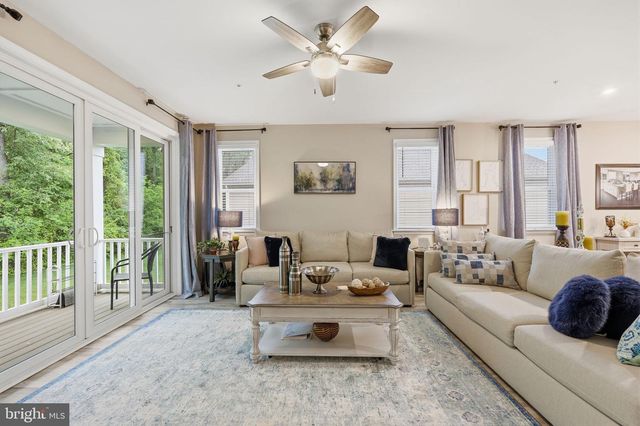 12329 GEMSTONE DR, Hagerstown, MD 21740