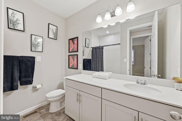 12329 GEMSTONE DR, Hagerstown, MD 21740