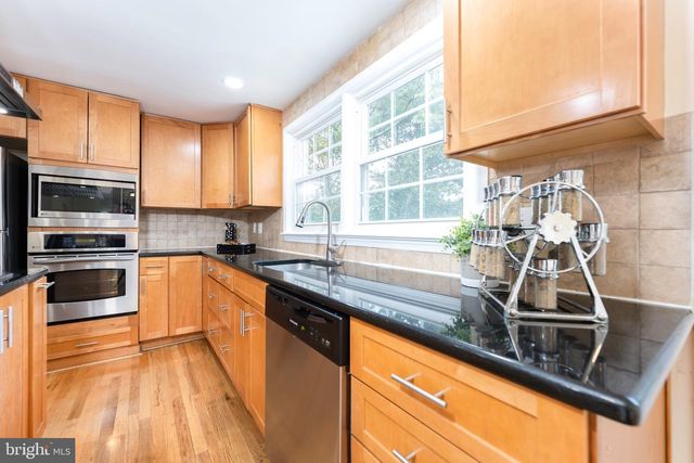 9125 COPENHAVER DR, Potomac, MD 20854