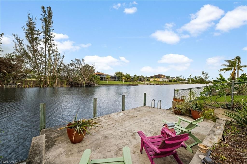 Image 8 of property listing at 411 SE 17th ST, Cape Coral, FL 33990