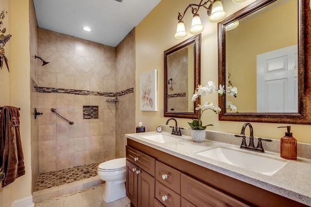 4894 Luster Leaf Cir Apt 403, Myrtle Beach, SC 29577