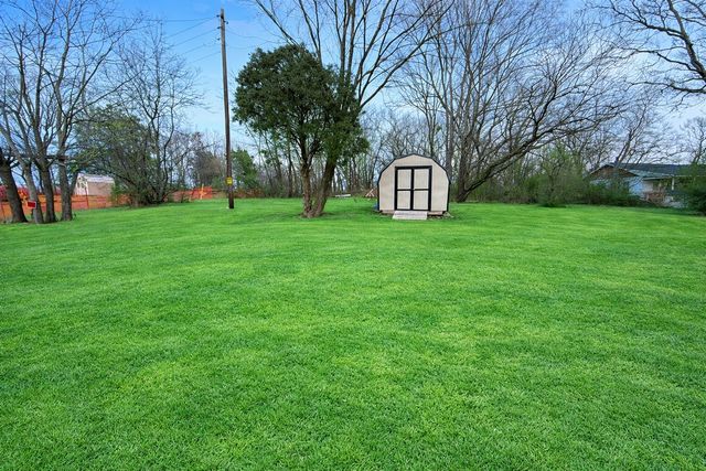 415 River St, Hartsville, TN 37074