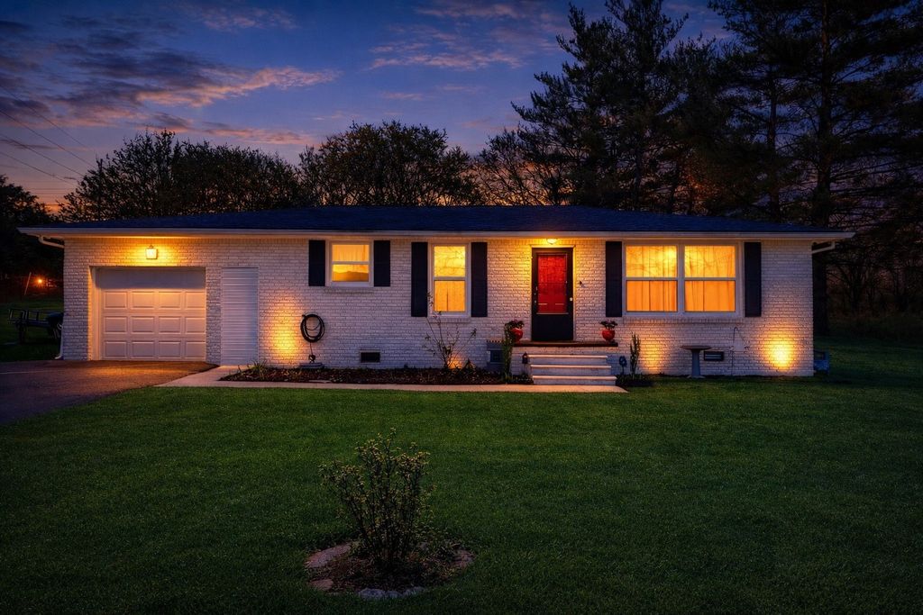 415 River St, Hartsville, TN 37074