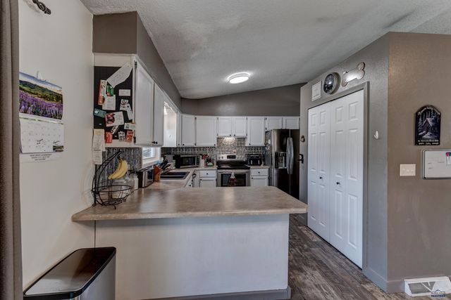 2924 MINNETONKA DR, Rapid City, SD 57702