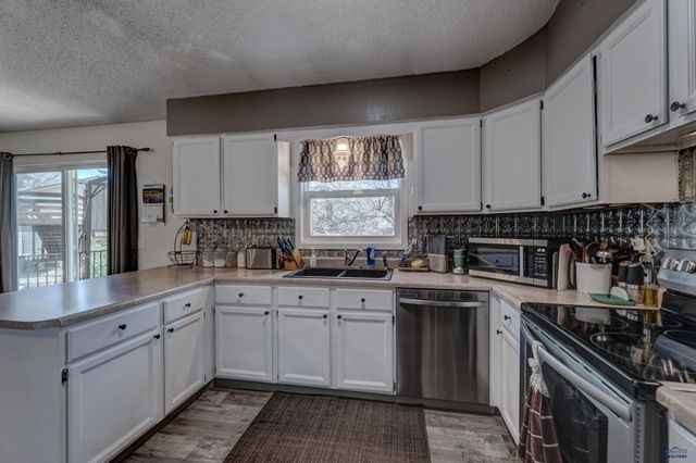 2924 MINNETONKA DR, Rapid City, SD 57702