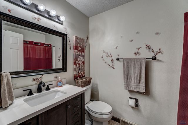 2924 MINNETONKA DR, Rapid City, SD 57702