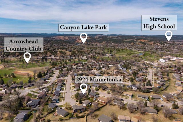 2924 MINNETONKA DR, Rapid City, SD 57702
