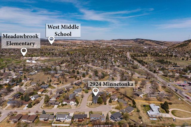 2924 MINNETONKA DR, Rapid City, SD 57702