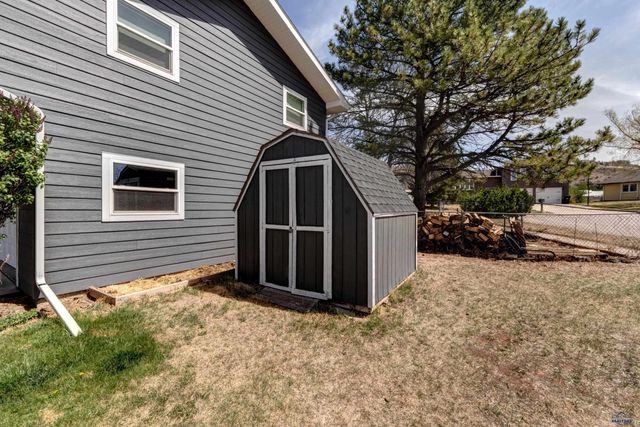 2924 MINNETONKA DR, Rapid City, SD 57702