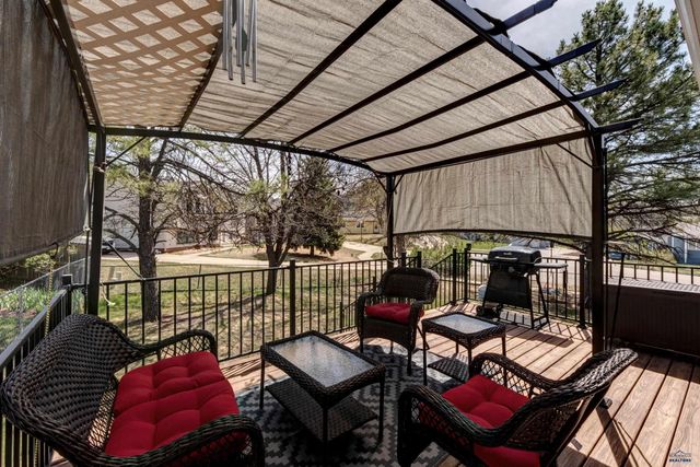 2924 MINNETONKA DR, Rapid City, SD 57702