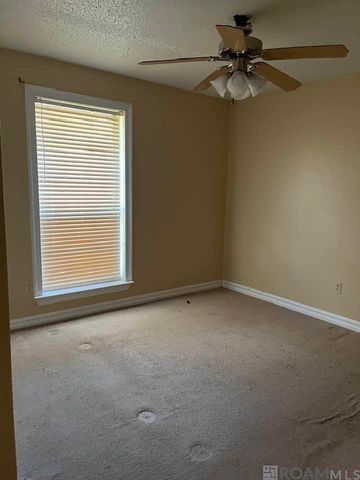 1036 N Sabine Dr, Baton Rouge, LA 70810
