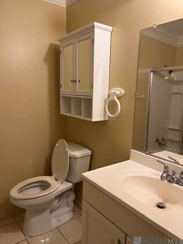 1036 N Sabine Dr, Baton Rouge, LA 70810