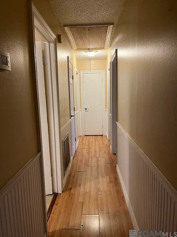 1036 N Sabine Dr, Baton Rouge, LA 70810