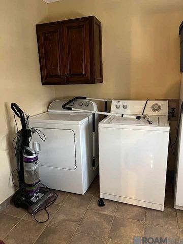 1036 N Sabine Dr, Baton Rouge, LA 70810