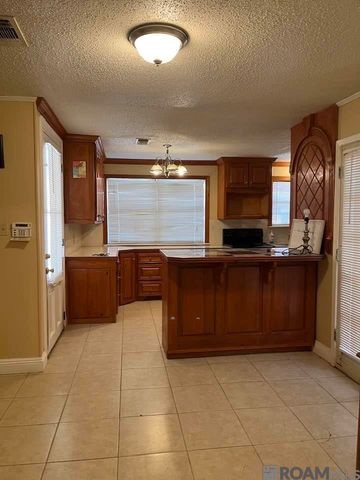 1036 N Sabine Dr, Baton Rouge, LA 70810