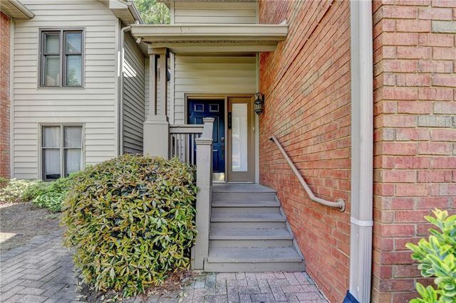 510 Garden Court, Atlanta, GA 30328