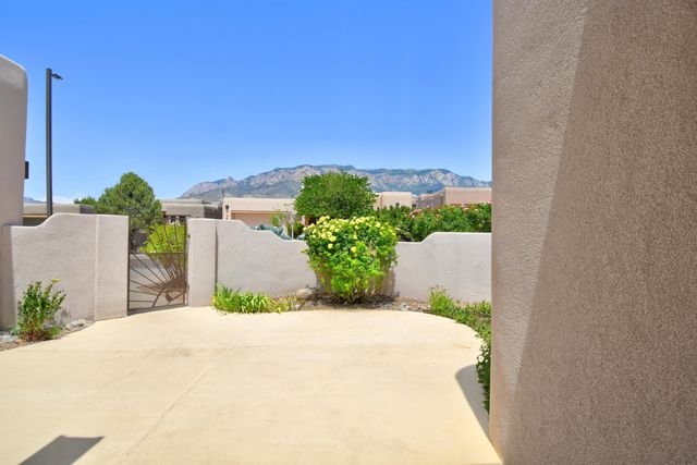 6515 High Ridge Place NE, Albuquerque, NM 87111