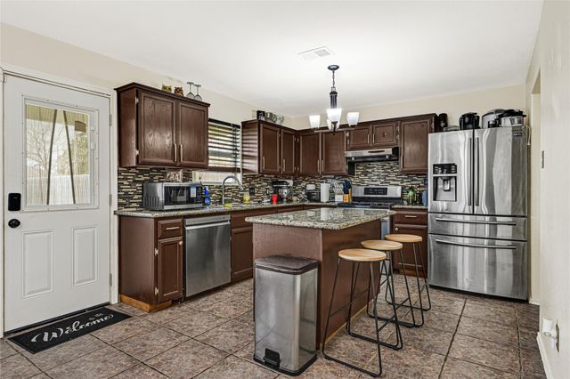 3810 Ridge Canyon Road, Baytown, TX 77521