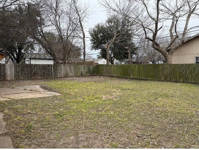 309 W Cober Drive, Grand Prairie, TX 75051