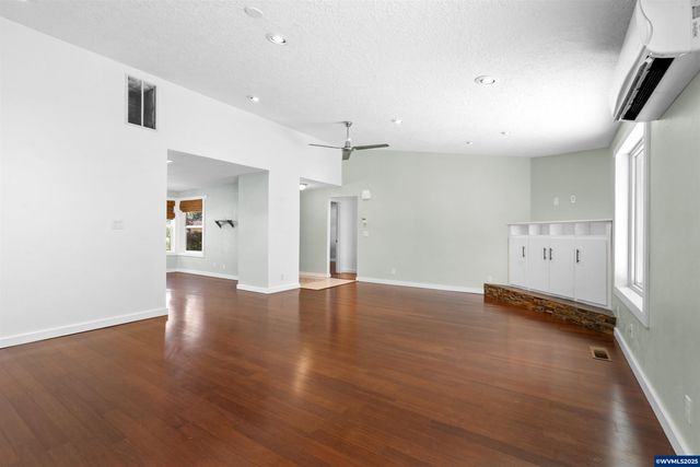 5573 Sugar Plum St SE, Salem, OR 97306