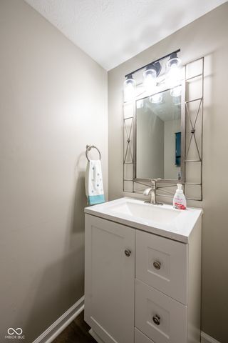 6445 W Cedar Chase Drive, Mccordsville, IN 46055