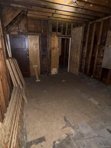5424 Iroquois Street, Detroit, MI 48213