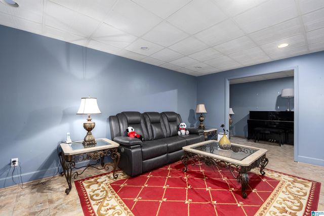 1901 GREEN LEAF CIRCLE, Hoover, AL 35244