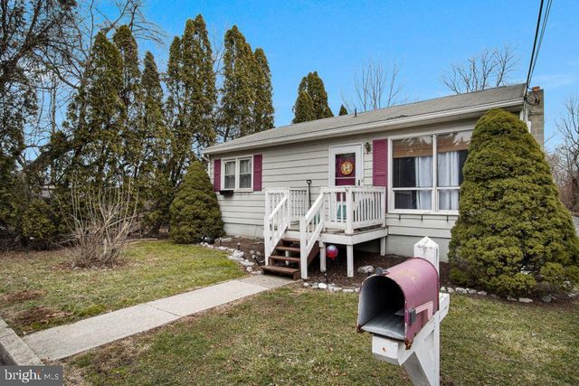 319 N UNION ST, Hummelstown, PA 17036