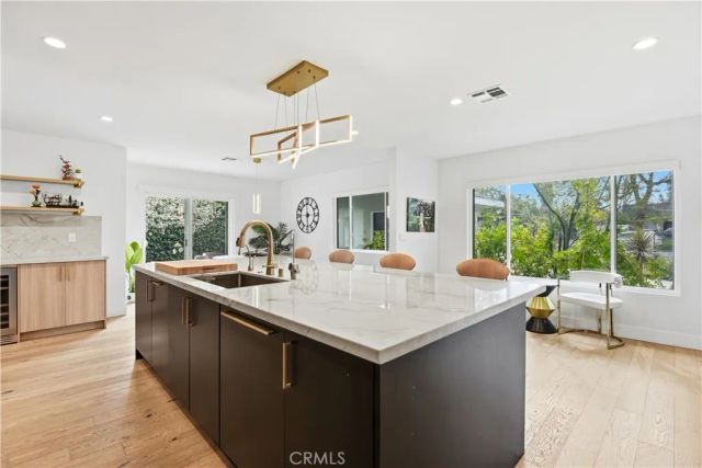 22637 Erwin Street, Woodland Hills, CA 91367