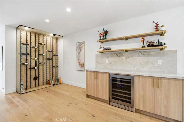 22637 Erwin Street, Woodland Hills, CA 91367