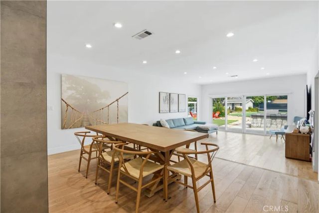 22637 Erwin Street, Woodland Hills, CA 91367