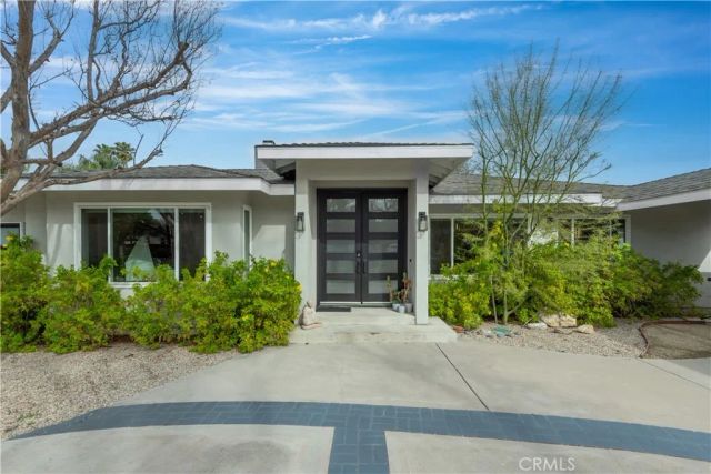 22637 Erwin Street, Woodland Hills, CA 91367