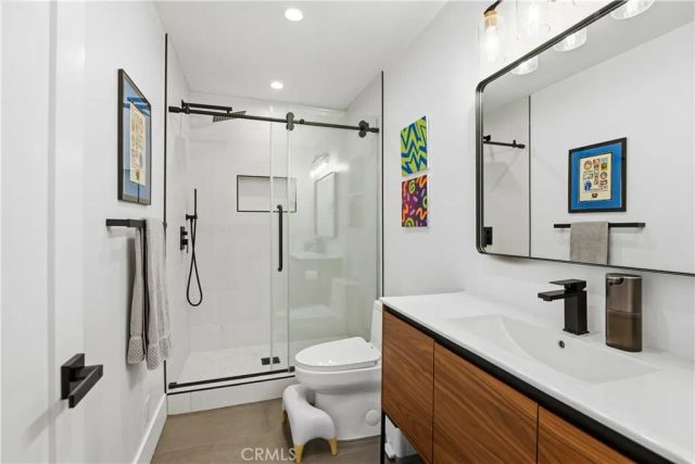 22637 Erwin Street, Woodland Hills, CA 91367