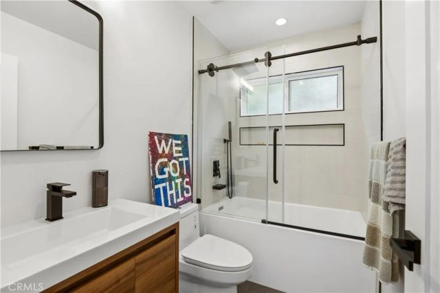 22637 Erwin Street, Woodland Hills, CA 91367