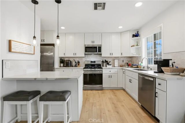 22637 Erwin Street, Woodland Hills, CA 91367