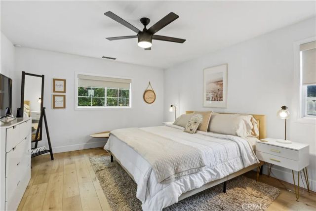 22637 Erwin Street, Woodland Hills, CA 91367