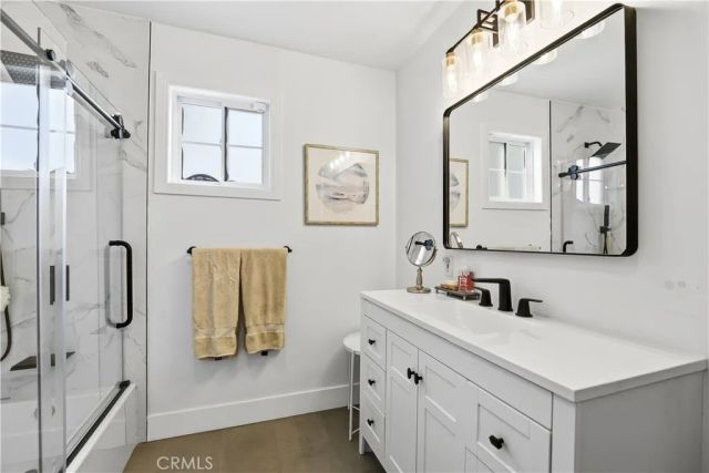 22637 Erwin Street, Woodland Hills, CA 91367