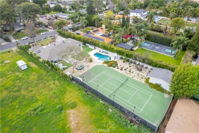 22637 Erwin Street, Woodland Hills, CA 91367