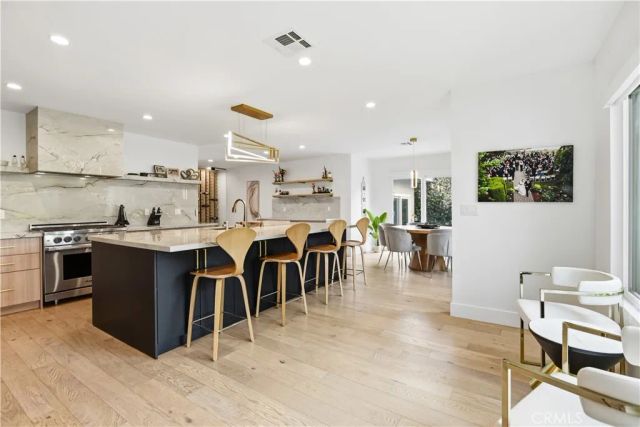 22637 Erwin Street, Woodland Hills, CA 91367