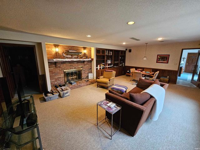 1620 Old Orchard Road, Vincennes, IN 47591