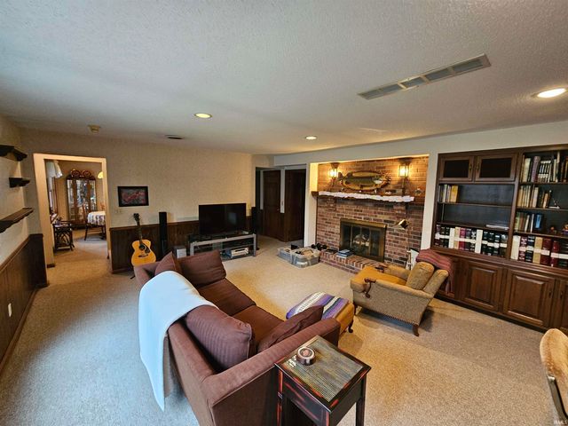 1620 Old Orchard Road, Vincennes, IN 47591