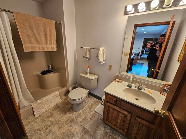 1620 Old Orchard Road, Vincennes, IN 47591