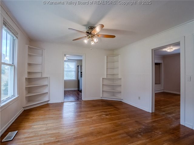 544 Burlew Drive, Charleston, WV 25302