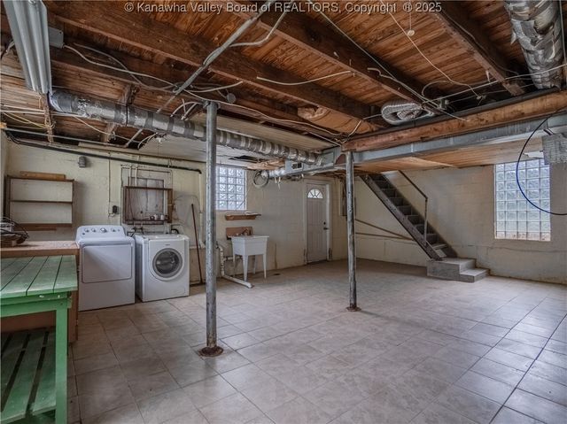 544 Burlew Drive, Charleston, WV 25302