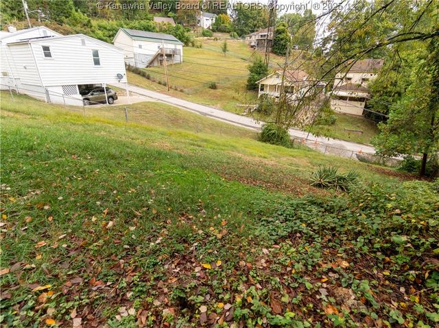 544 Burlew Drive, Charleston, WV 25302