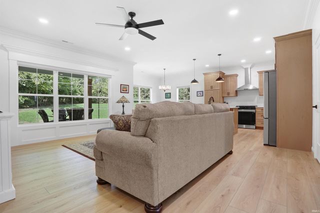 3581 Sand Drive, Newburgh, IN 47630