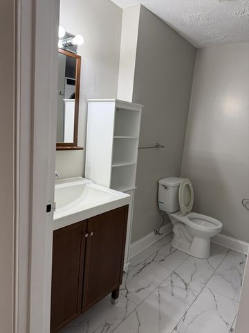 24 Silver Hill 24, Natick, MA 01760